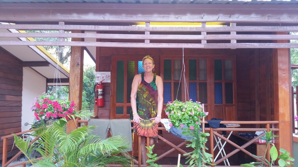 Happy Guesthouse Bungalow Sukhothai Exterior foto