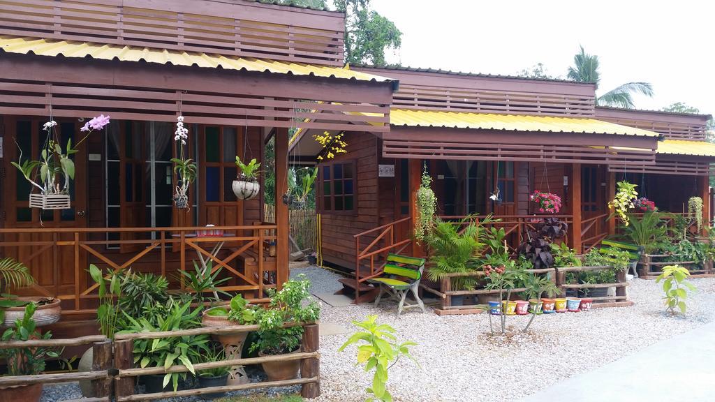 Happy Guesthouse Bungalow Sukhothai Exterior foto