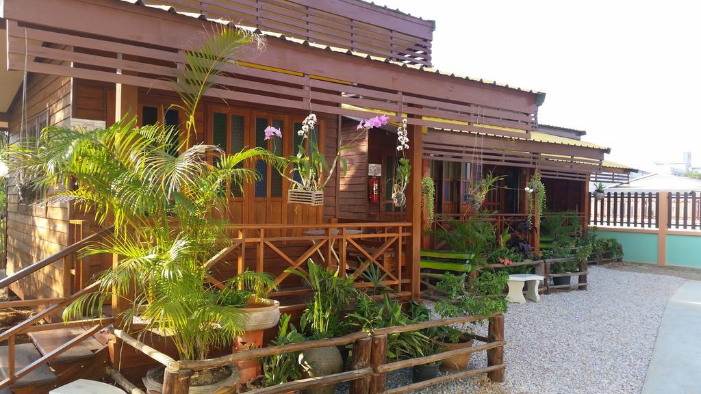 Happy Guesthouse Bungalow Sukhothai Exterior foto