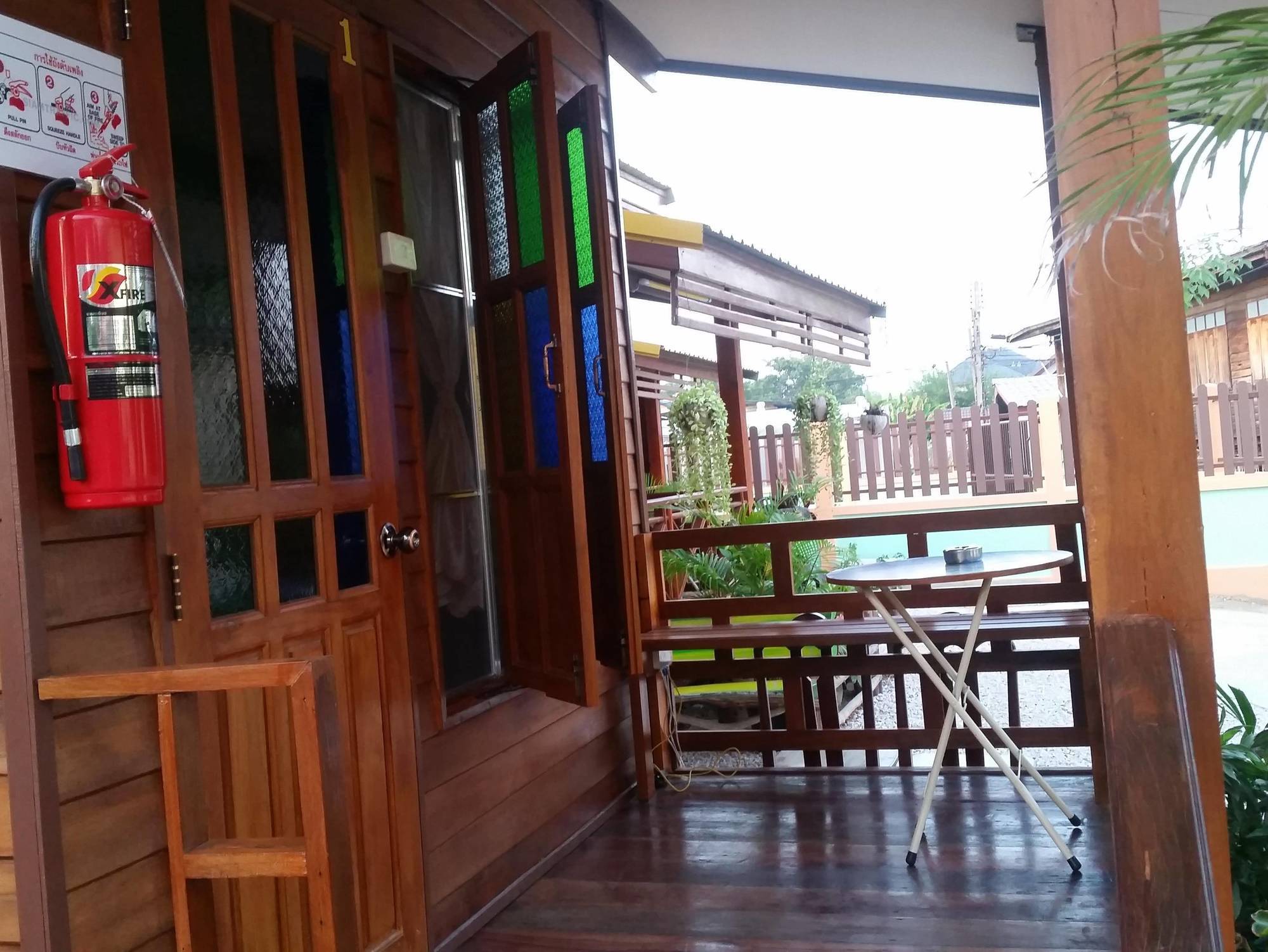 Happy Guesthouse Bungalow Sukhothai Exterior foto