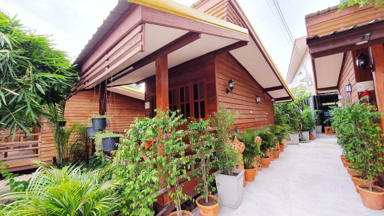 Happy Guesthouse Bungalow Sukhothai Exterior foto